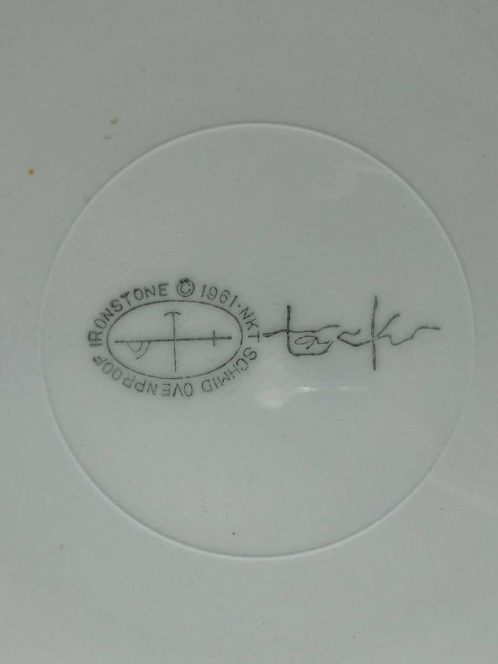 Lagardo Tackett yellow dinner plate - Picture 5 of 10